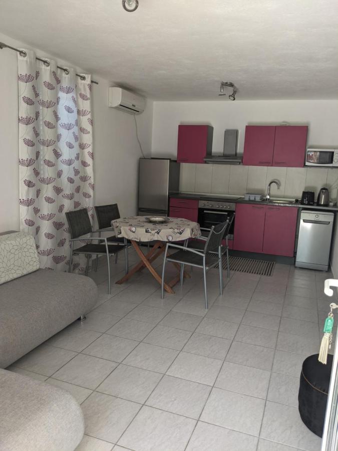 Emilija Apartments Privlaka بريفلاكا المظهر الخارجي الصورة