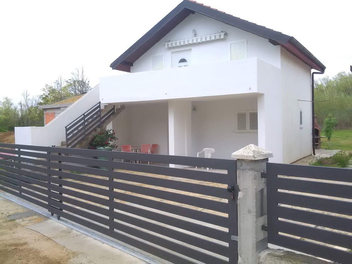 Emilija Apartments Privlaka بريفلاكا المظهر الخارجي الصورة